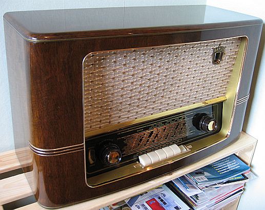 Braun 555
