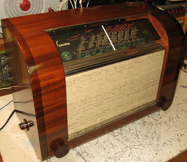 Restaurierung eines alten Radiogehäuses aus Holz – Volkers  Elektronik-Bastelseiten
